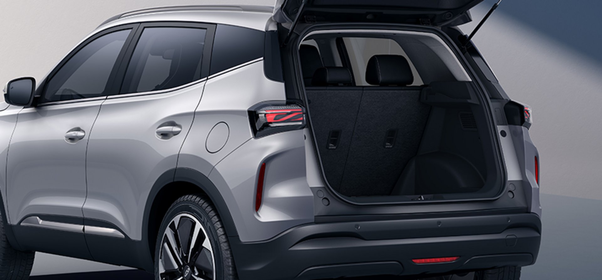 CHERY TIGGO 4 HEV – bagażnik o pojemności od 430 do 1190 litrów